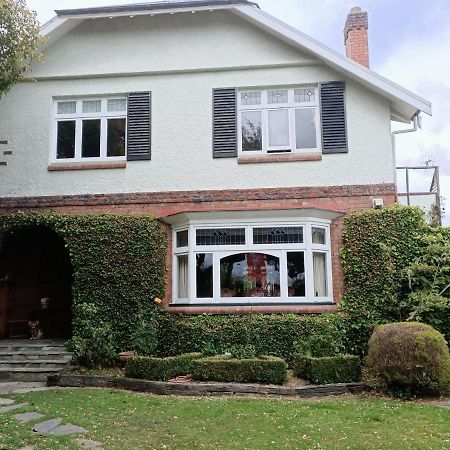 100 Year Old English Character House 호텔 티머루 외부 사진
