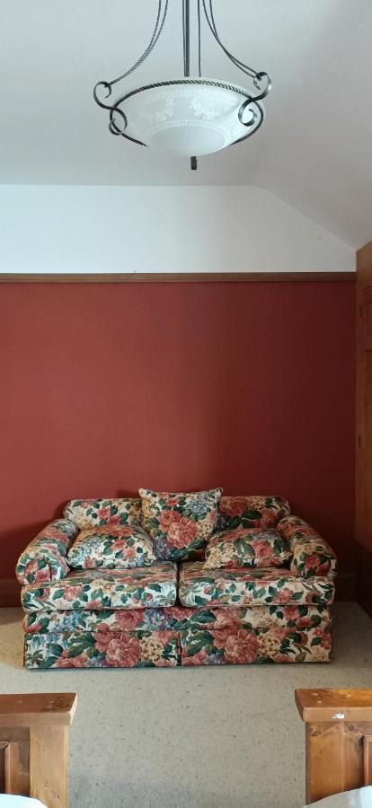 100 Year Old English Character House 호텔 티머루 외부 사진