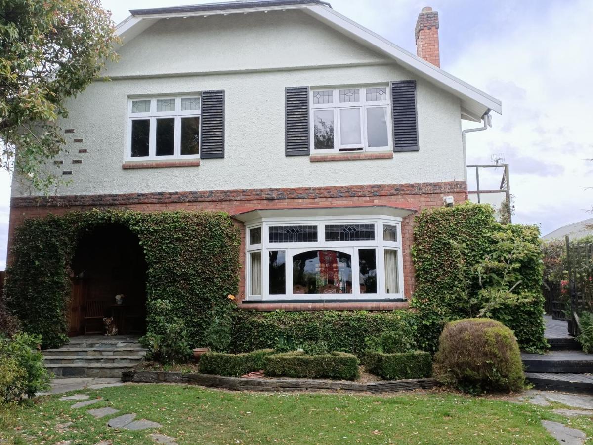 100 Year Old English Character House 호텔 티머루 외부 사진